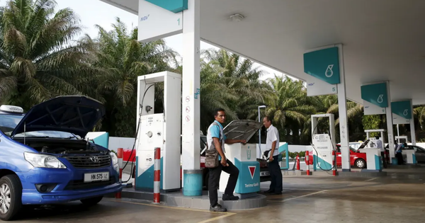 Why is Malaysian gasoline so cheap, less than 11,000 VND/liter?