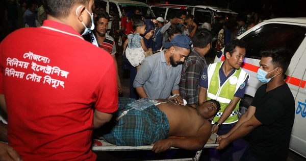 Fire in Bangladesh container depot, at least 5 dead, 100 injured