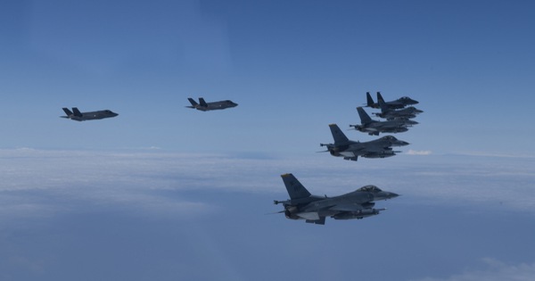 A squadron of 20 US – South Korean fighter jets hovers over the Yellow Sea to ‘trace’ North Korea