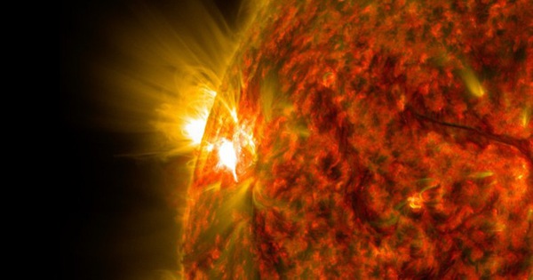 NASA dự báo sai về năng lượng Mặt trời, Trái đất biết tránh ''đường'' nào?