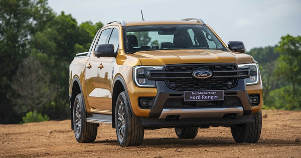 Ford Ranger 2023 bán kèm 60 triệu đồng phụ kiện để giao xe sớm - Tuổi Trẻ Online