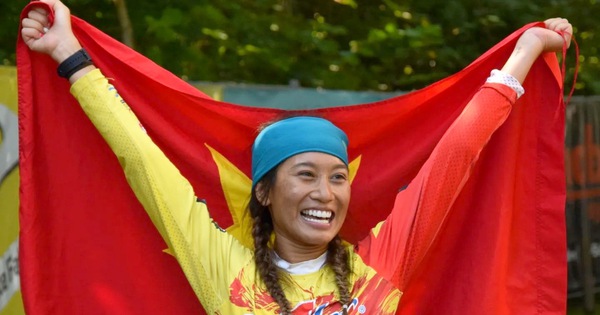 Thanh Vu: 「スーパーマン」が 38 km の水泳レース、1,800 km のサイクリング、422 km のジョギングで優勝