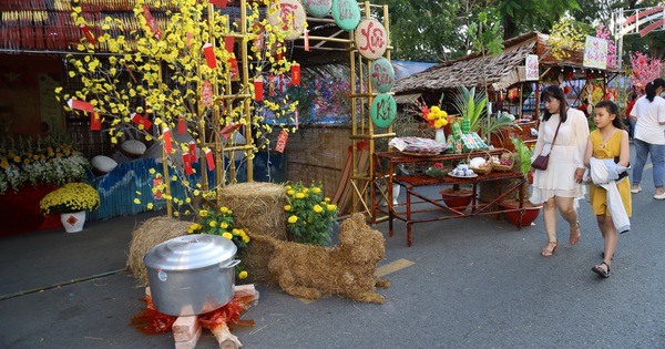Ngắm cảnh chợ quê ngày Tết trên đường phố Bạc Liêu