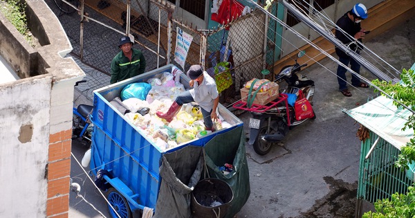 Vì sao thu thêm tiền vận chuyển rác?