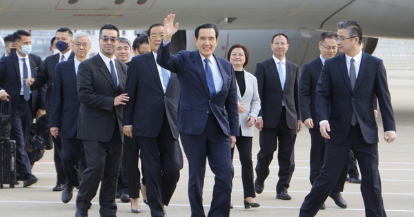 台灣前領導人抵達中國