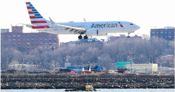 American Airlines gia nhập các hãng hàng không cắt giảm chuyến bay