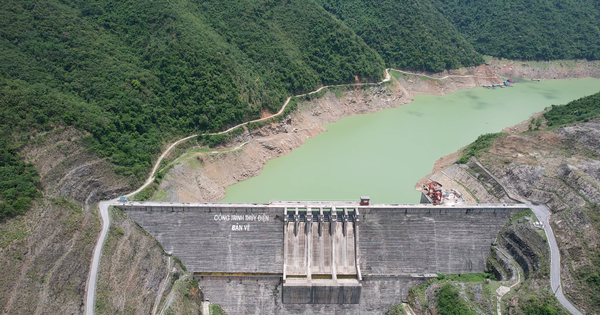 北中地域最大の水力発電湖は死水面に近い