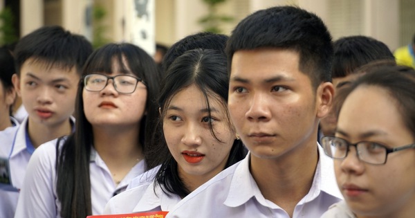 Nhà Trường Không Được Tự Ý Thay Đổi Đồng Phục Học Sinh - Tuổi Trẻ Online