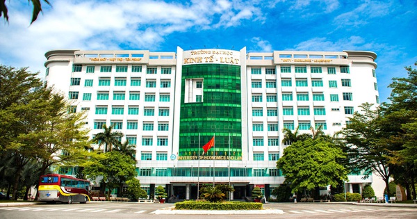 Nâng cao năng lực cạnh tranh với tấm bằng thạc sĩ, tiến sĩ