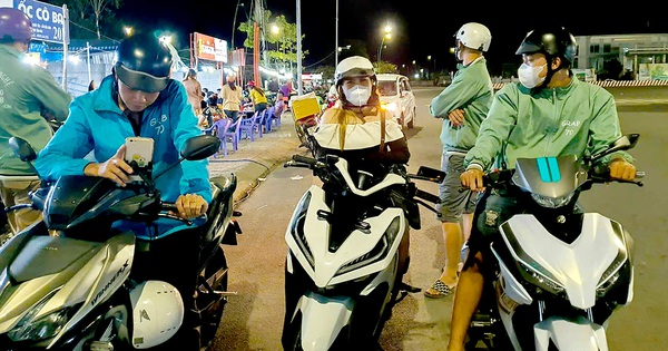 ‘Xe ôm công nghệ’ ở miền Tây