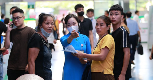 Bệnh viện Bạch Mai bắt đầu khám chữa bệnh ngoài giờ từ ngày 1-8