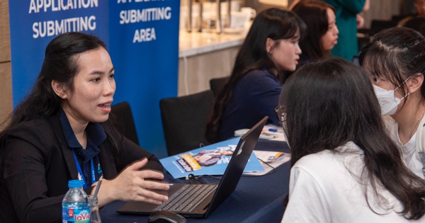 Du học sinh cật lực làm thêm, lên mạng vẫn bị gán mác sang chảnh