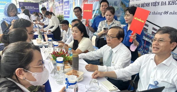 Giám đốc Sở Y tế ‘ngạc nhiên’ vì Trung tâm y tế tuyển được bác sĩ