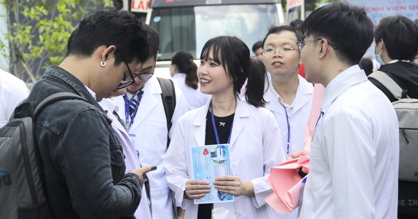 143 bác sĩ được tuyển dụng tại TP.HCM trong ngày hội việc làm lần 2