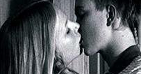 Làm thế nào để hạn chế nguy cơ lây bệnh xã hội trong khi hôn nhau?
