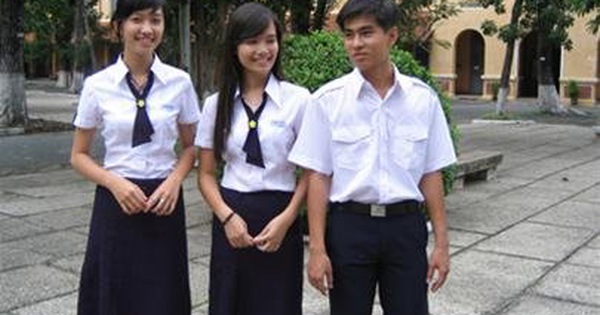 Đồng phục của trường Bùi Thị Xuân thì liên quan gì đến 'thuế đàn bà'? |  Vietcetera