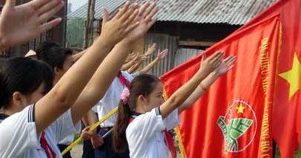 Việt Nam là một quốc gia đầy tự hào dân tộc với lịch sử lâu đời, những truyền thống văn hóa đặc sắc và những chiến công lẫy lừng trong cuộc kháng chiến chống giặc ngoại xâm. Với tinh thần đoàn kết và xây dựng đất nước, chúng ta cùng nhau tiến lên với niềm tự hào về dân tộc, để tạo ra một Việt Nam phồn vinh và phát triển hơn bao giờ hết.