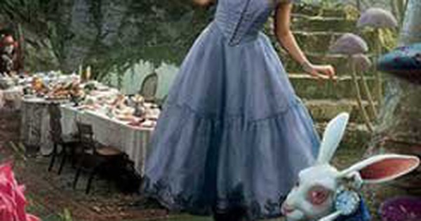 10. Phim Alice in Wonderland (2010) - Alice ở xứ sở thần tiên (2010)