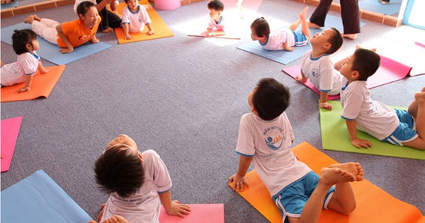 Yoga không chỉ là môn thể dục tuyệt vời, mà còn mang đến lợi ích tinh thần to lớn. Xem hình ảnh liên quan để cảm nhận không khí tuyệt vời trong lớp học yoga.