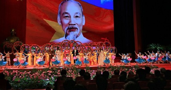 ​Kỷ niệm 126 năm ngày sinh Chủ tịch Hồ Chí Minh