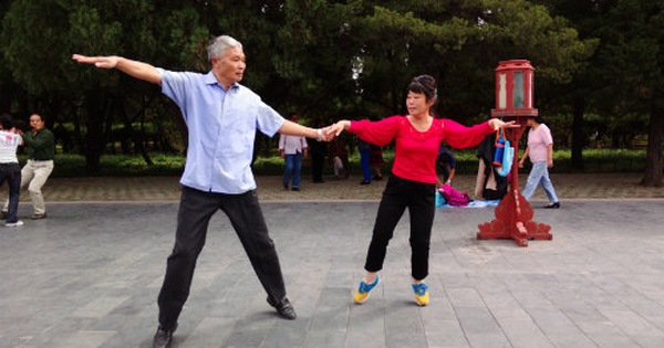 Khiêu vũ dưỡng sinh: Bí quyết sống khỏe, trẻ lâu cho người Việt