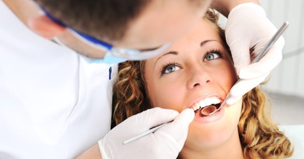 Cấy vôi răng có ảnh hưởng gì đến sức khỏe nướu không?
